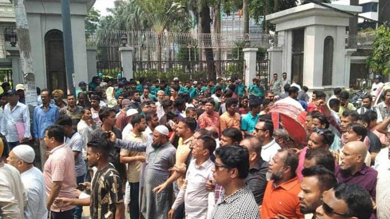 Police obstruct long march by Ishraque Hossain’s supporters