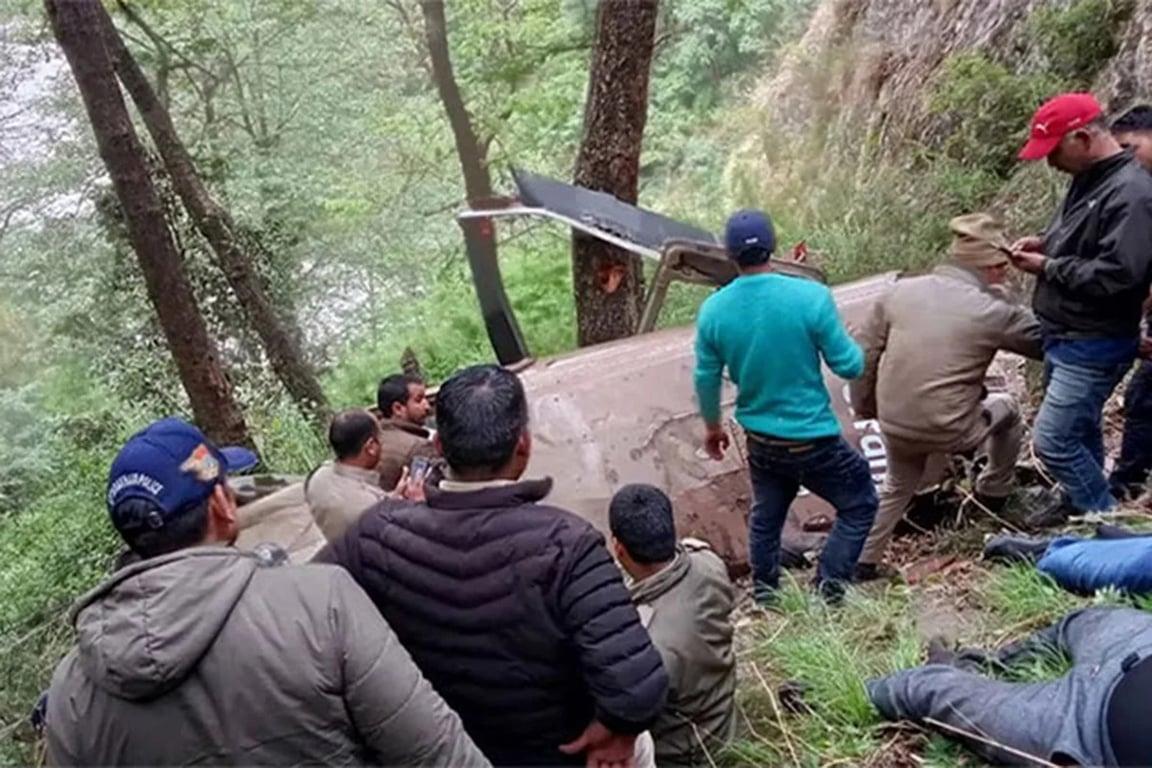 ভারতে হেলিকপ্টার বিধ্বস্ত হয়ে চার পর্যটক নিহত, আহত দুজন