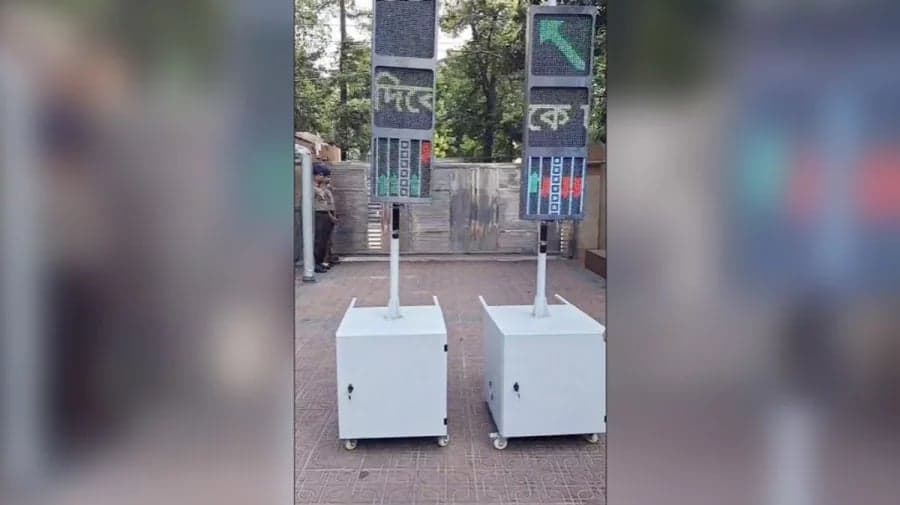 Portable signal lights introduced to improve traffic management in Dhaka