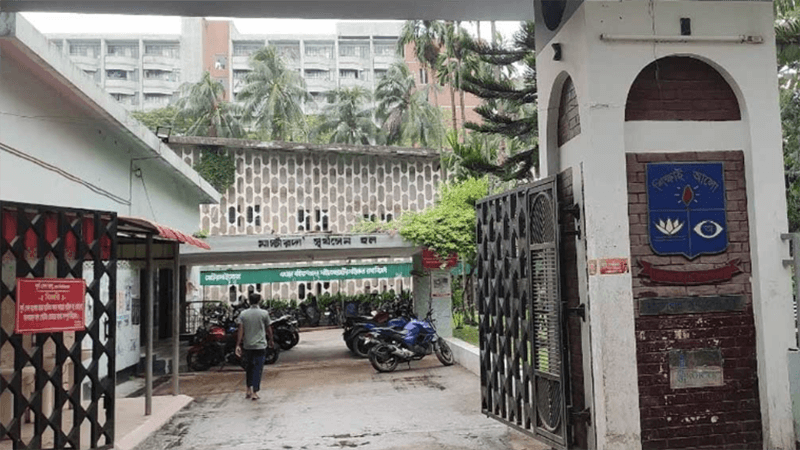 DU Surja Sen Hall VP criticised for fining, reprimanding vendor
