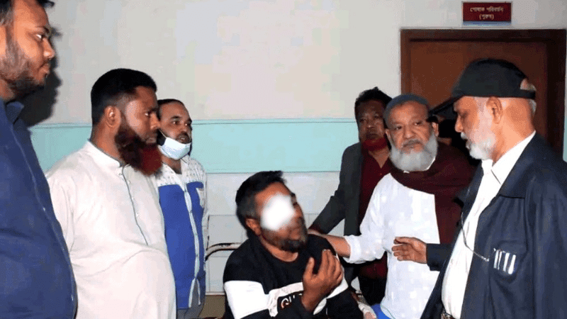 Jamaat activists gouged out BNP leader's eye in Bogura, mother dies by stroke