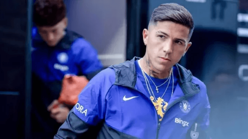 Manchester City sign Enzo Fernandez for record £125m