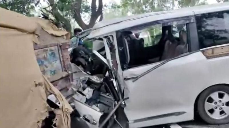 2 killed in truck-microbus collision in Sirajganj