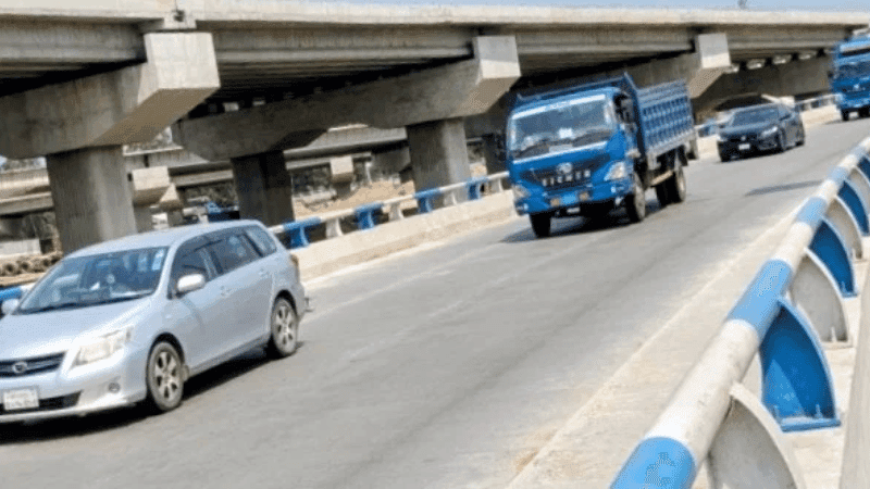 Traffic pressure on northern roads, but no traffic jam