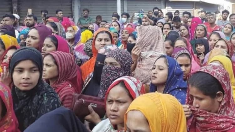 Over 500 garment workers receive termination notices during leave