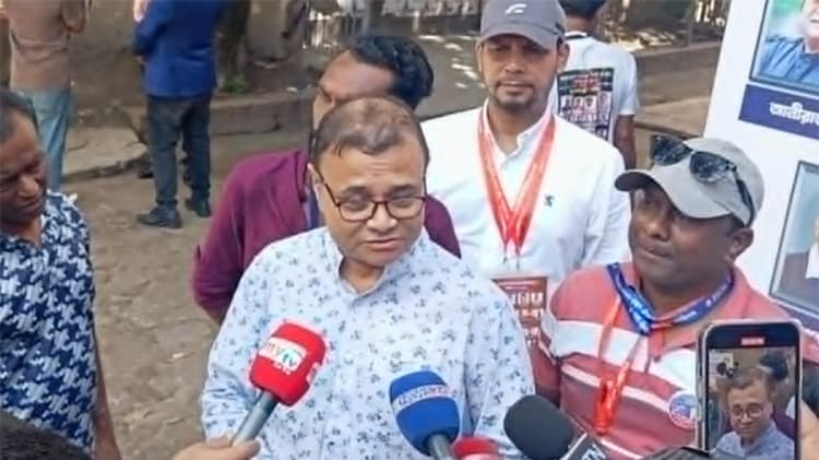 Dr Ejaz laments loss of festive atmosphere at FDC