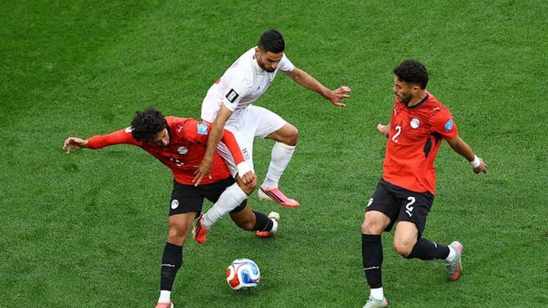 Iran hit back after an early blow to hold Egypt 1-1