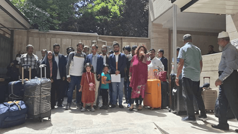 28 Bangladeshis reach Pakistan border to return home from Iran