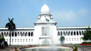 Lawyer fined Tk 25,000 for fraud in case listing