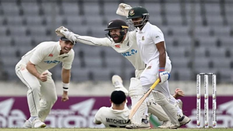 Tigers end gloomy Day 3 with narrow lead