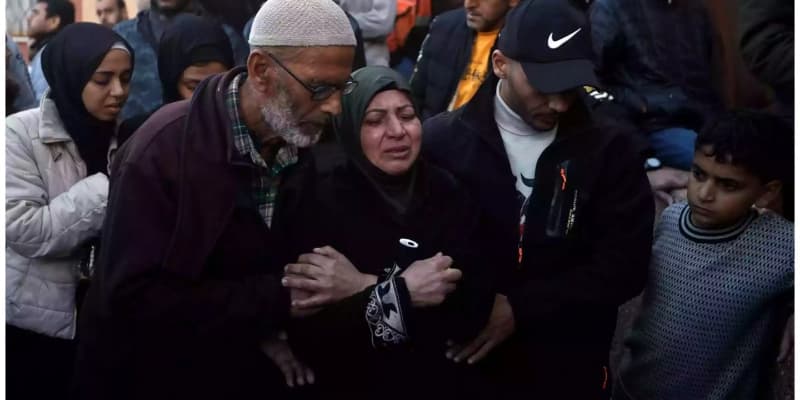 At least 70 killed in central Gaza in airstrike, adding to weekend's bloodshed