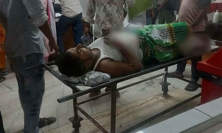 Businessman shot, 25 bhori gold looted in Keraniganj