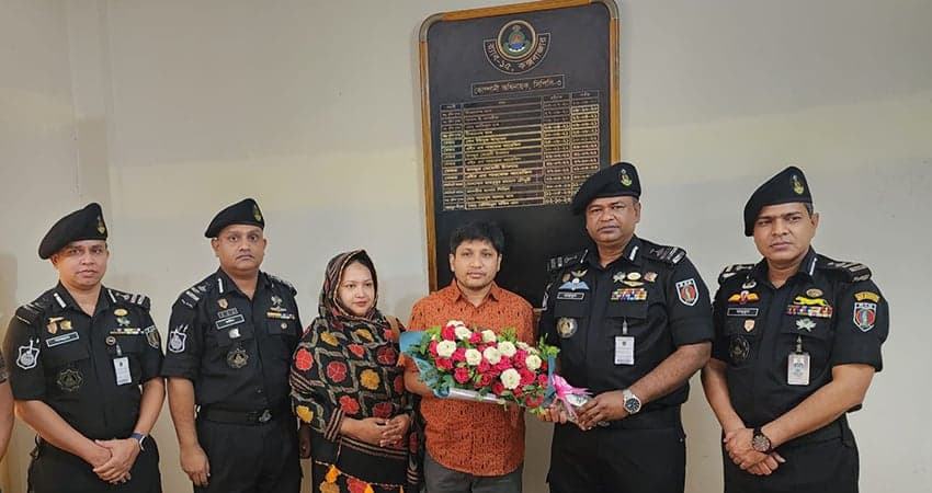SB branch manager Nizam returns to family