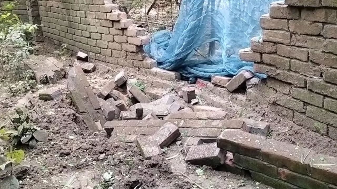 Cocktail explosion rocks graveyard in Chapainawabganj