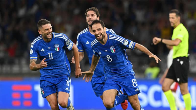 Berardi helps Italy thrash Malta