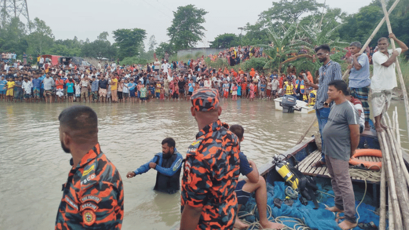 Schoolboy dies, cousin still missing after Jamuna River tragedy in Pabna