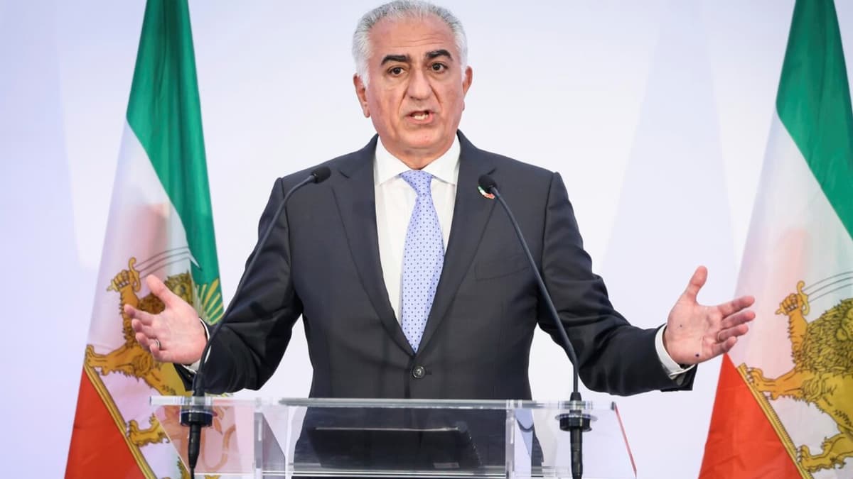 Reza Pahlavi calls on Iranians to prepare to take to streets