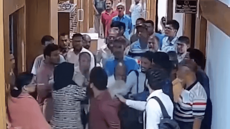 Female engineer assaulted at Chattogram Bidyut Bhaban, 4 workers transferred