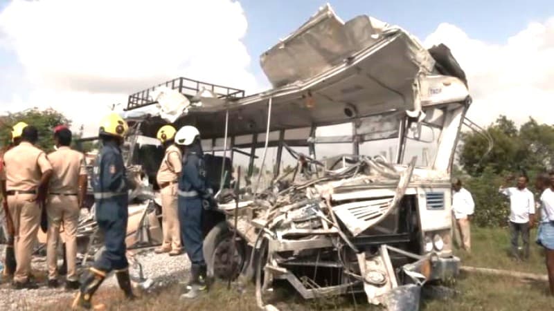 19 killed in bus–truck collision in Telangana