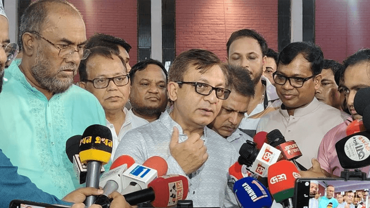 Leather industry to be turned into billion-dollar export sector: Commerce Minister