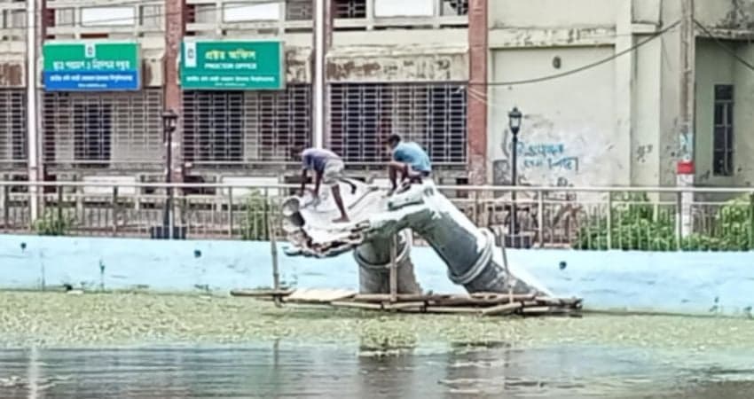 ‘Anjali Laho Mor’ sculpture demolished at Nazrul University