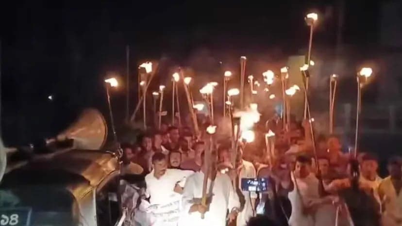 Banned Awami League holds torch rally in Banshkhali