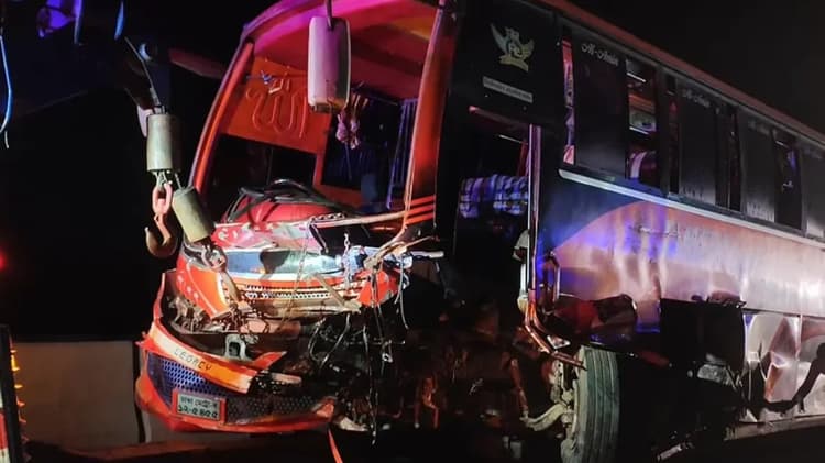 Two killed as passenger bus slams into broken-down truck on Bogura Highway
