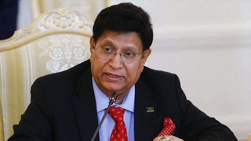 Momen cautions foreign envoys against BNP “tactics” to mislead diplomats