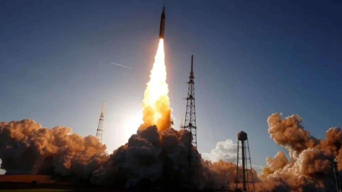 Astronauts strapped in for historic US lunar launch