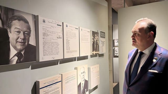 US ambassador visits Liberation War Museum, July Uprising Museum