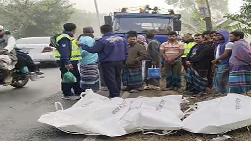 গাজীপুরে সবজিবাহী পিকআপ খাদে পড়ে চালকসহ নিহত ৩