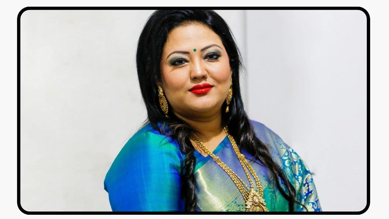 Singer Momtaz suffers defeat