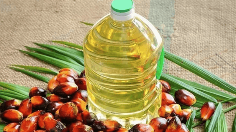 Govt cuts palm oil price by Tk 19 per liter