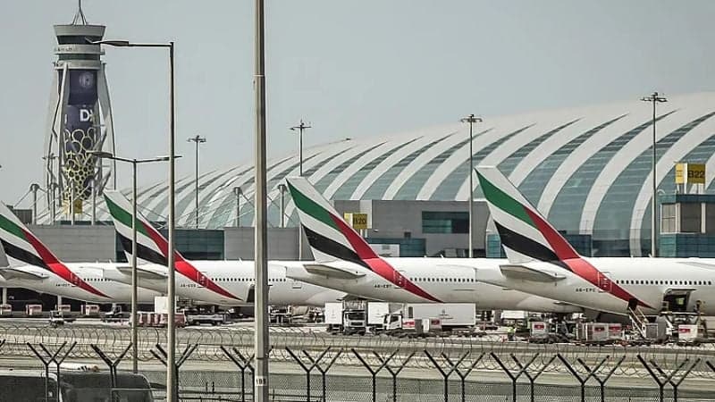 Dubai airport temporarily suspends flights