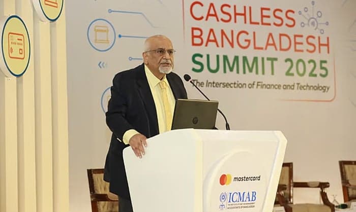 Cashless economy must not become incomeless: Debapriya Bhattacharya
