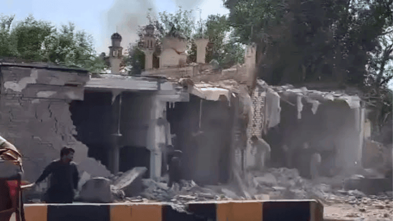 At least 16 killed in Pakistan mosque bombing, death toll feared to rise