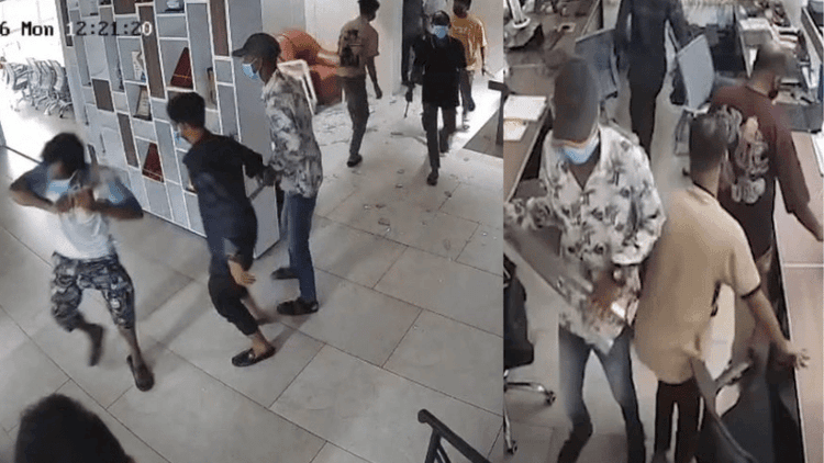 Armed gang attacks ISP office, loots Tk35 lakh in Chattogram