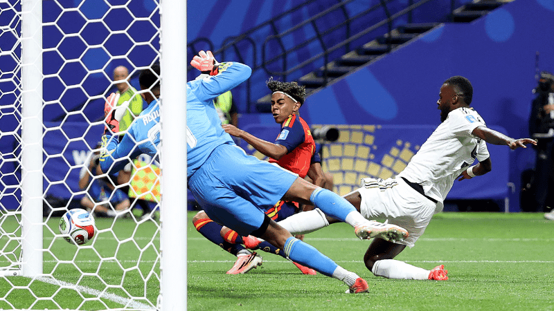 Spain back to stunner best with 4-goal rout over Saudi Arabia