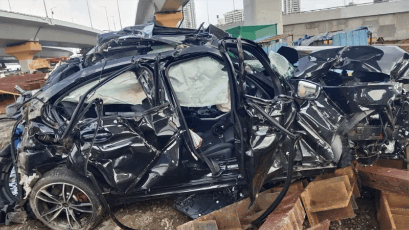 3 students killed as BMW falls off bridge in Mumbai