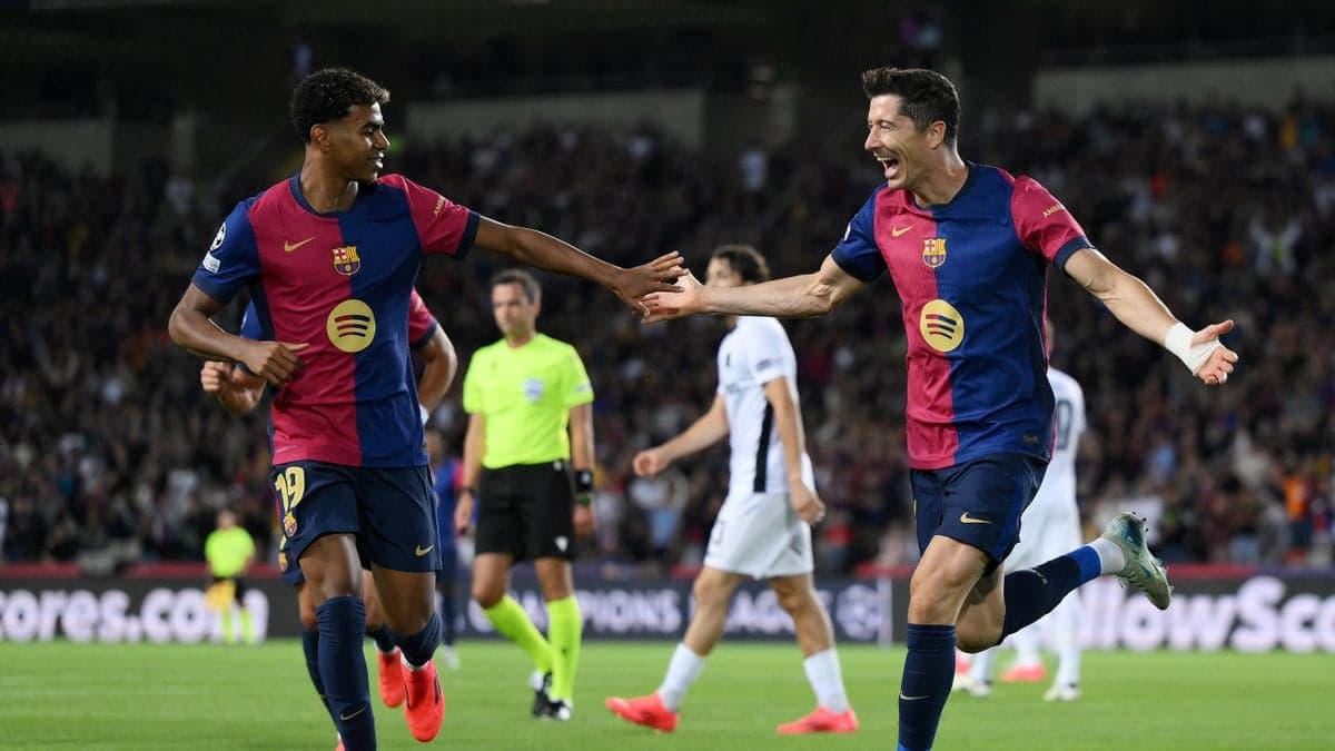 Lewandowski scores twice as Barcelona triumphs 5-0 in UCL match
