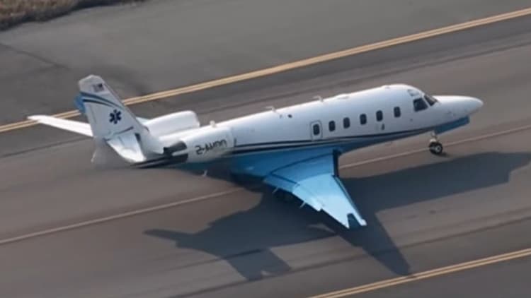 Air ambulance carring Hadi departs for Singapore 