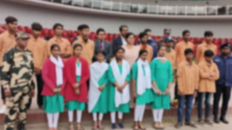 16 Bangladeshi teenagers trafficked to India return home