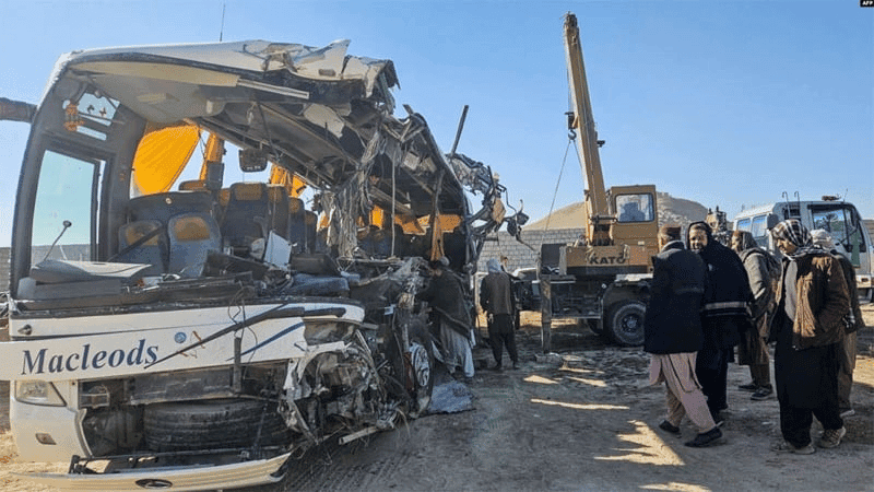 71 die in bus crash involving Afghans deported from Iran