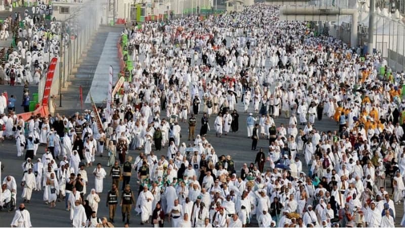 Bangladeshi pilgrims begin journey home as Hajj rituals conclude