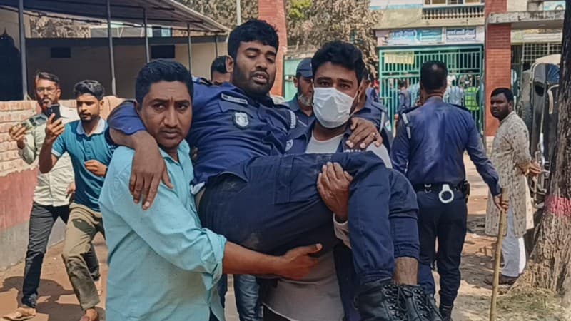 10 injured in clash between two BNP groups in Jhenaidah