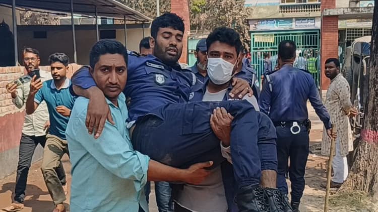 10 injured in clash between two BNP groups in Jhenaidah