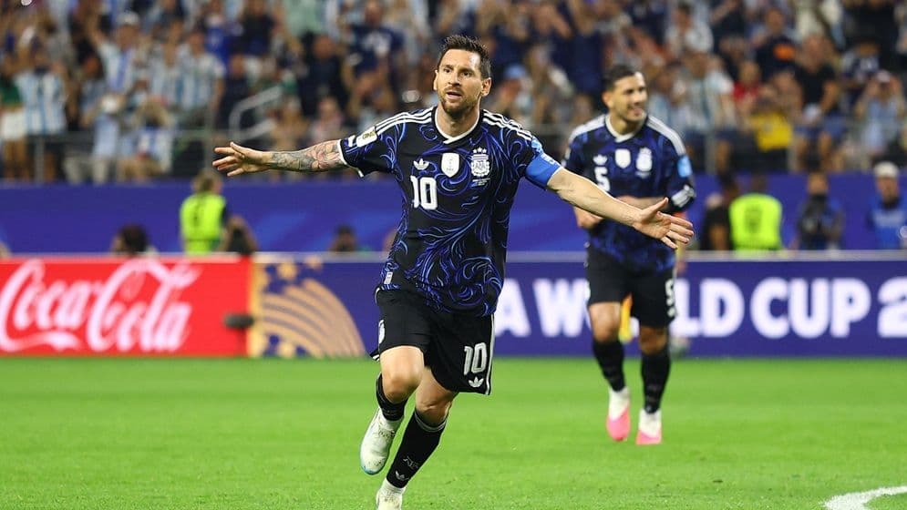 Messi's record-breaking free-kick puts Argentina in command against Jordan