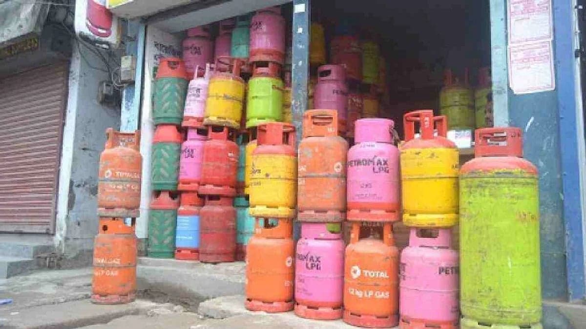 Price of 12kg LPG cylinder hiked by Tk 3