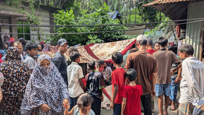 Three of same family drown in Lakshmipur pond