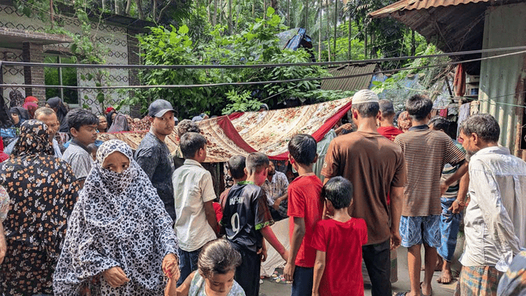 Three of same family drown in Lakshmipur pond